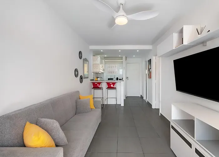 Brisa Del Atlantico En Torre Del Sol, Americas