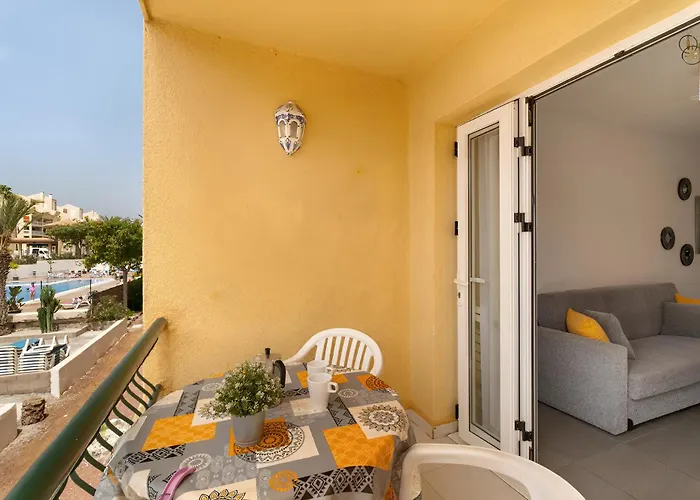 Brisa Del Atlantico En Torre Del Sol, Americas *