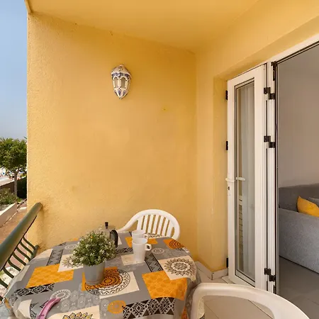 Brisa Del Atlántico En Torre Del Sol, Américas *